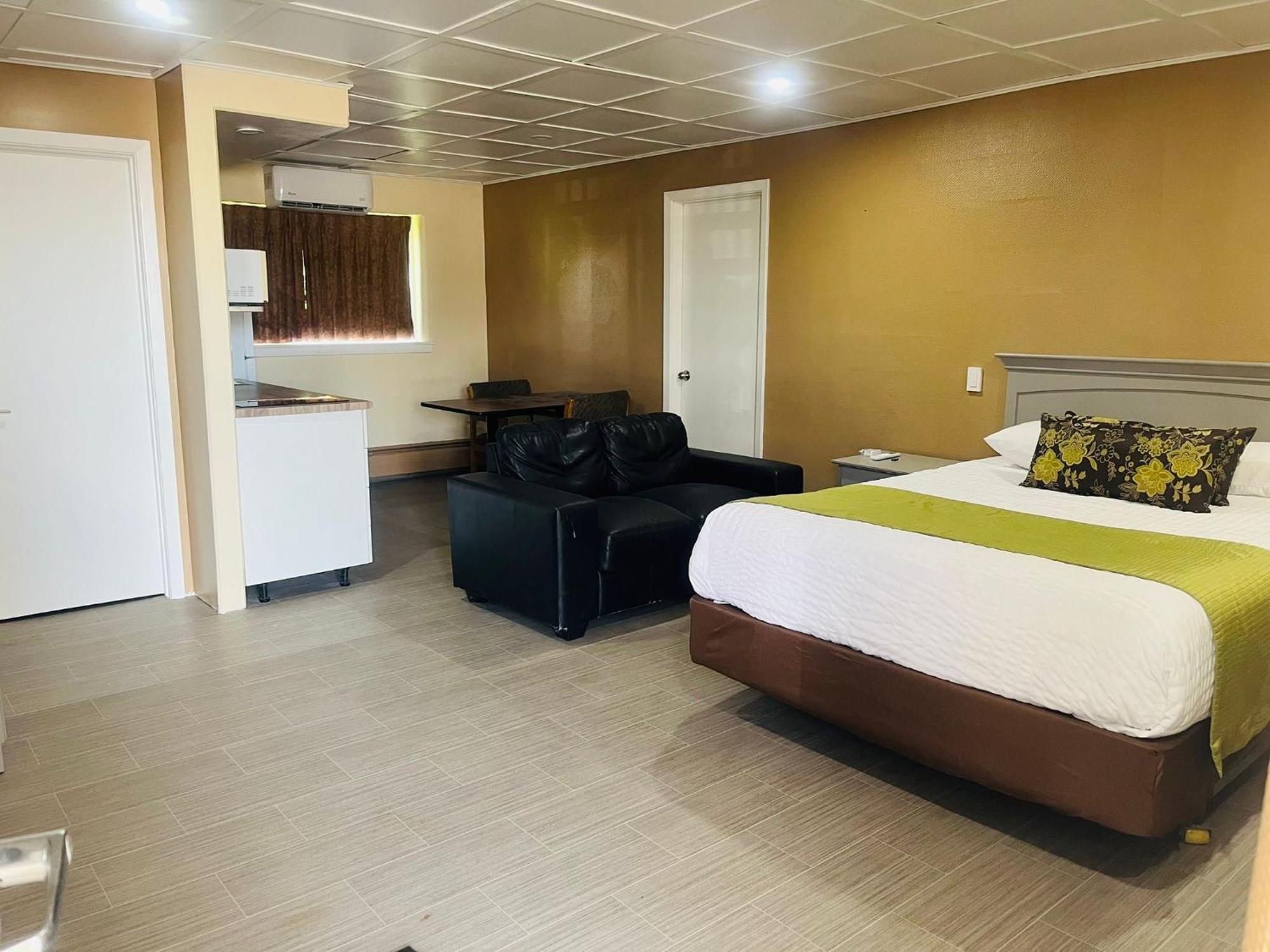 Travelodge By Wyndham Moose Jaw Exteriér fotografie